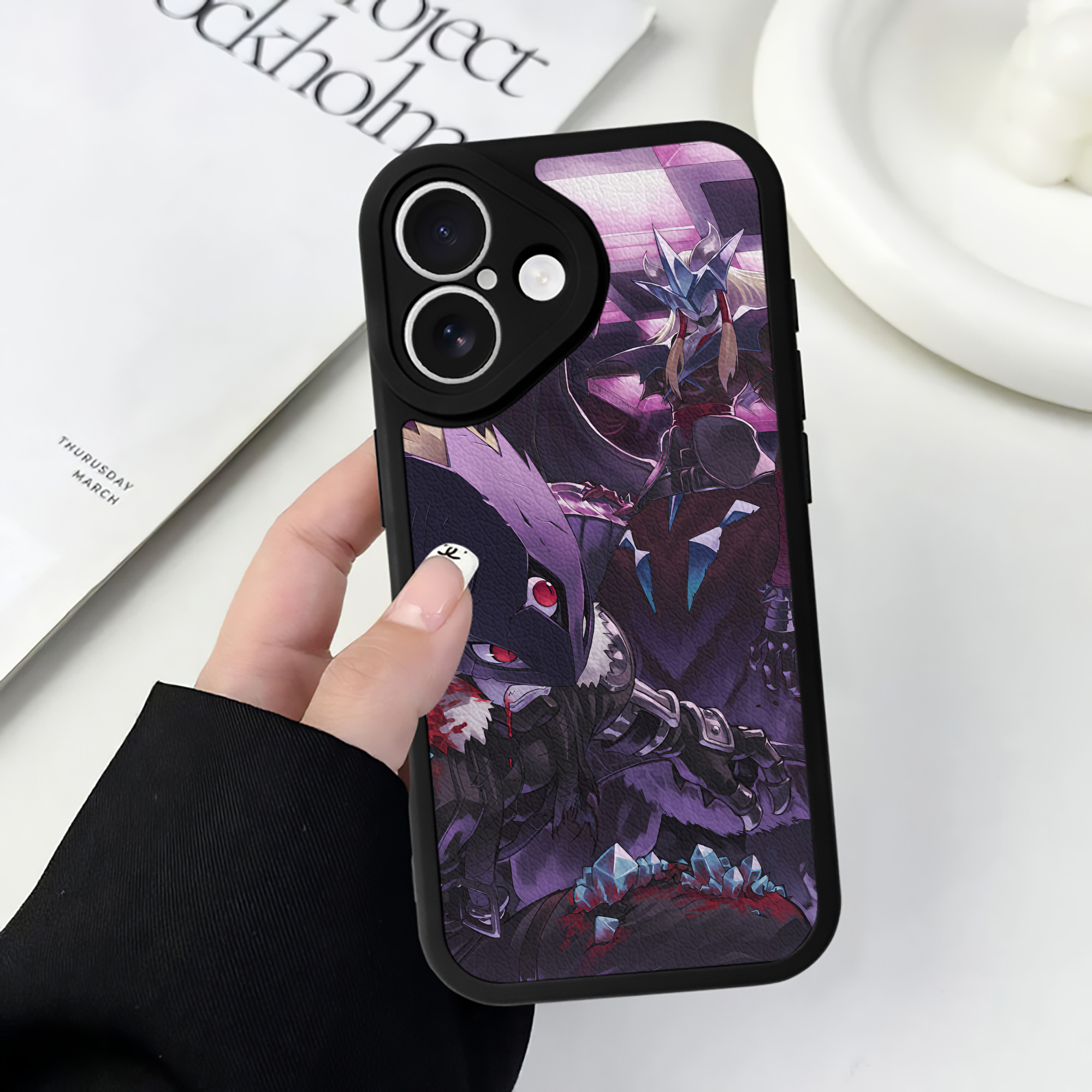 （画像用） Digimon デジタルモンスター/デジモン 【iPhone 16シリーズ対応】シリコンスマホケース（レザー調） 材質：シリコン